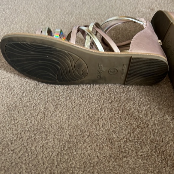 Kids Size 4 Ankle Strap Sandals Gold and Rose Gold - Picture 6 of 9